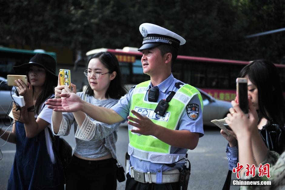 昆明交警網絡直播執法 邀請網友圍觀
