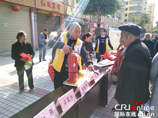 【區縣聯動】【大足】大足區龍石鎮政府“法制宣傳月”強化火災防控【區縣聯動列表】大足龍石鎮：法制宣傳月強化火災防控