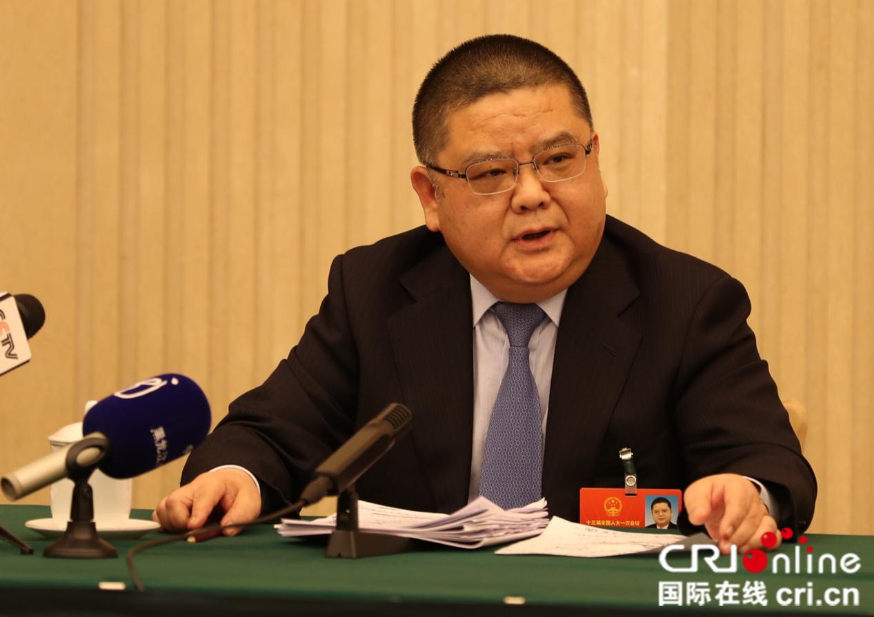 【法制安全】法治建設既要打攻堅戰 又要打持久戰【內容頁標題】全國人大代表甘榮坤：法治建設既要打攻堅戰 又要打持久戰