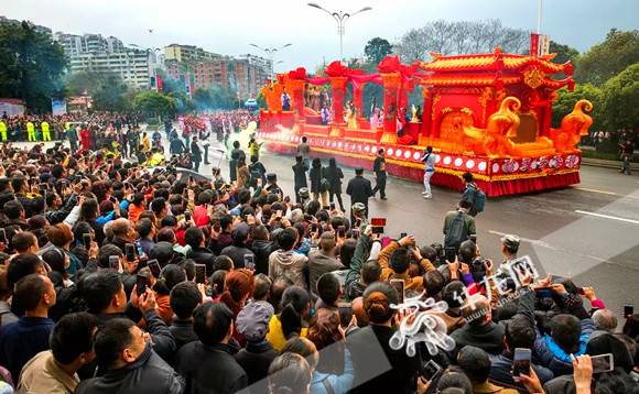 【行遊巴渝 圖文】看巡遊嘗美食 2018豐都廟會好戲連臺