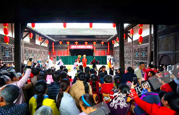 【行遊巴渝 圖文】看巡遊嘗美食 2018豐都廟會好戲連臺