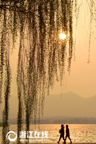 雨水離去 西湖晴歸