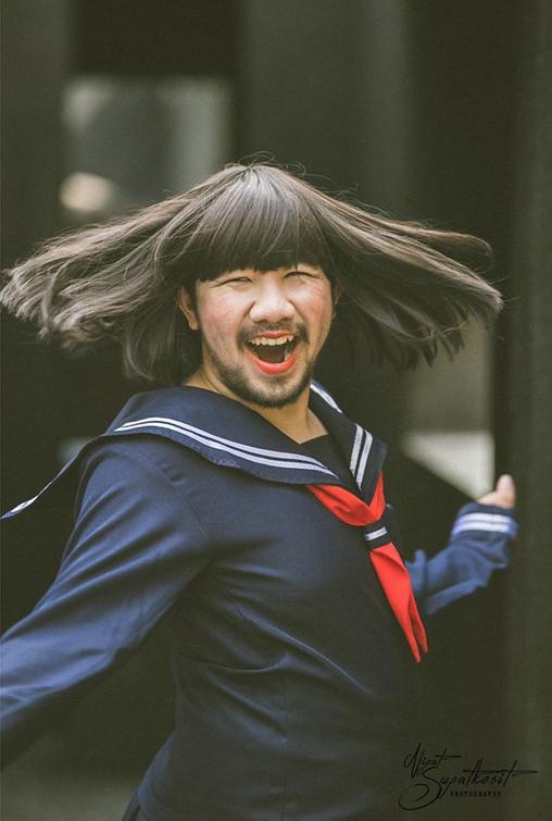 泰國曼谷小哥拍寫真：“你最愛的學生妹”