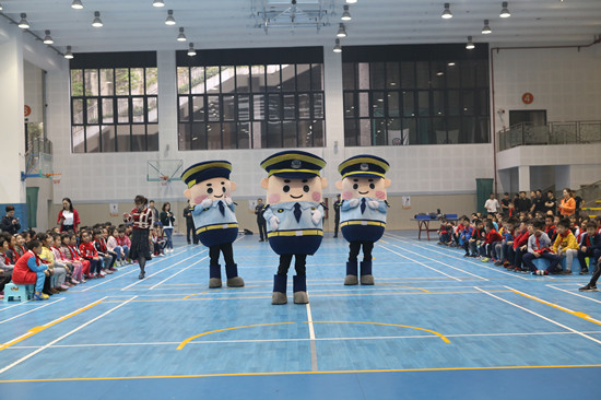 【法制安全】 渝中警方“平安課堂”走進人和街小學