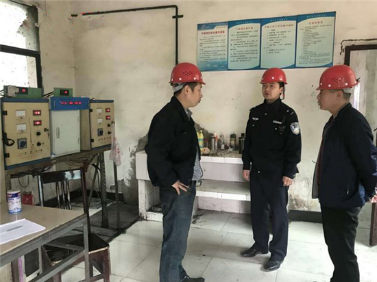 【法制安全】秀山警方深入轄區開展涉危涉爆企業安全檢查
