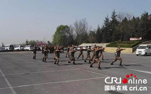 【供稿】【即時新聞】【移動版】【CRI看山西-列表】【三晉大地-晉城】晉城市城區人武部組織民兵開展野外訓練