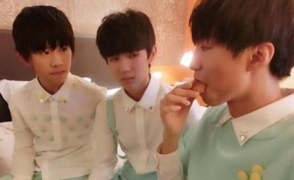TFboys粉絲被打 曝光了被打壞眼鏡和身上淤青的照片