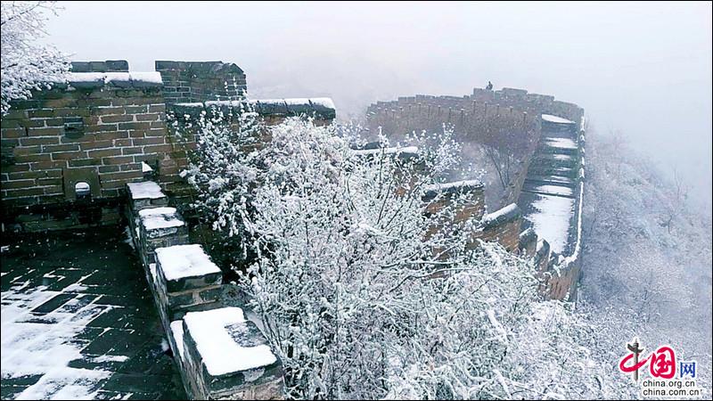 金山嶺長城，一場杏花春雪如墜入畫中仙境