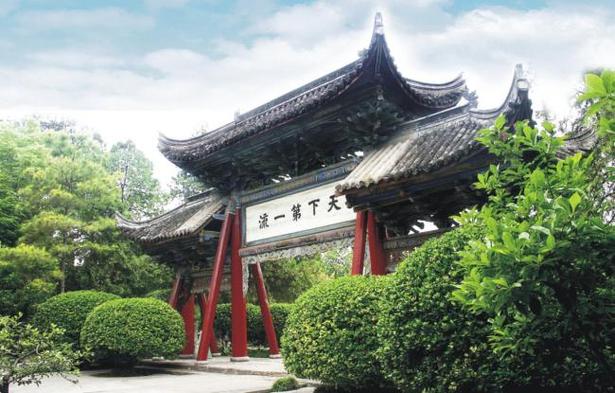 【專題 中國（陜西）自由貿易試驗區週年紀實 CRI多語報道 顯示圖在稿件最下方】（頁面標題）俄語（內容頁標題）В провинции Шэньси проходит Фестиваль цветения рапса