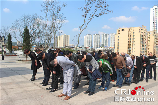 【區縣聯動】【大足】大足區回龍鎮：40余名職工祭奠英烈