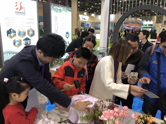 蘇州震澤古鎮在2018蘇州國際旅遊展鮮活演繹絲綢生活