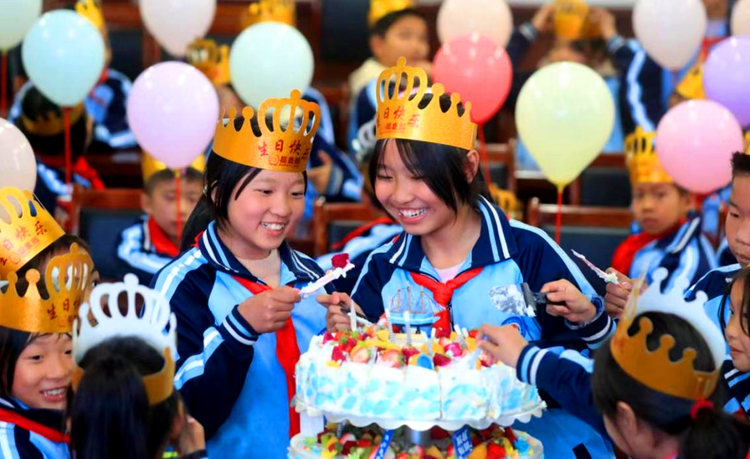 江西泰和縣：學生過集體生日喜迎元旦_fororder_21