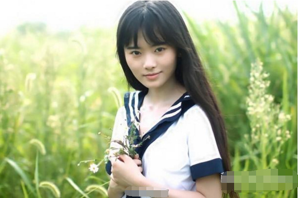 鞠婧祎舊照曝光路人一個 沒那麼美也不算醜