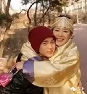 出軌蹭兒子名氣，拋妻棄子逃出過…金秀賢心塞的家庭