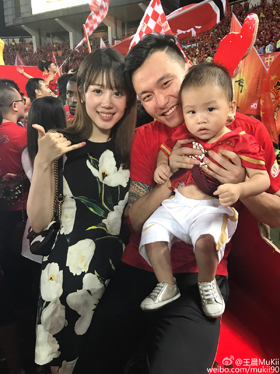 郜林愛妻分享奪冠慶祝照 3口之家其樂融融(圖)