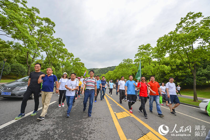 “出彩2018”！武漢千人徒步“丈量”魅力光谷
