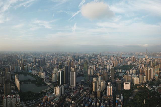 雨後復斜陽 彩練當空舞