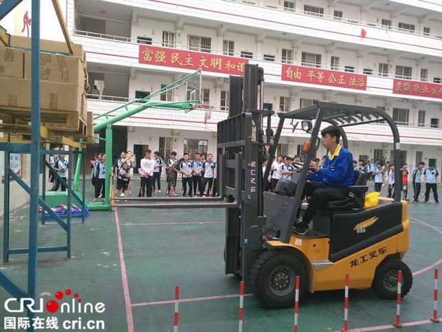 【唐已審】【原創】南寧中高職建檔立卡貧困戶學生可零負擔入學 【唐已審】【原創】南寧中高職建檔立卡貧困戶學生可零負擔入學