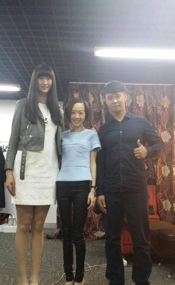 身高差就不叫事兒！真愛讓他追到1.97女籃女神