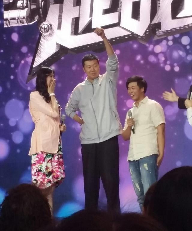 身高差就不叫事兒！真愛讓他追到1.97女籃女神