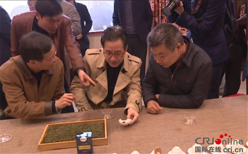 【茶業 列表】（顯示標題：“巴東郡貢茶“亮相中國國際茶葉博覽會）恩施“巴東郡貢茶“亮相第二屆中國國際茶葉博覽會