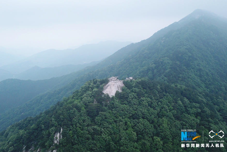 航拍湖北羅田薄刀峰 雲霧繚繞如夢似幻