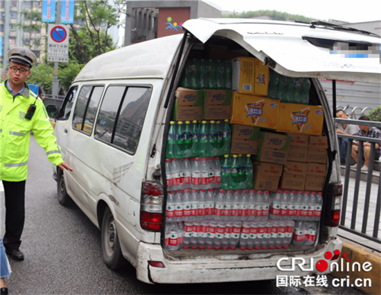 【法制安全】“病車”上路被攔 司機理直氣壯稱“沒有違法”