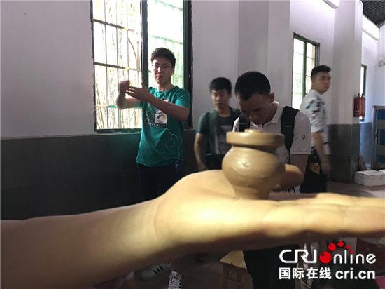 【CRI專稿 列表】【美麗中國長江行】榮昌陶器小鎮 把泥巴變成藝術品