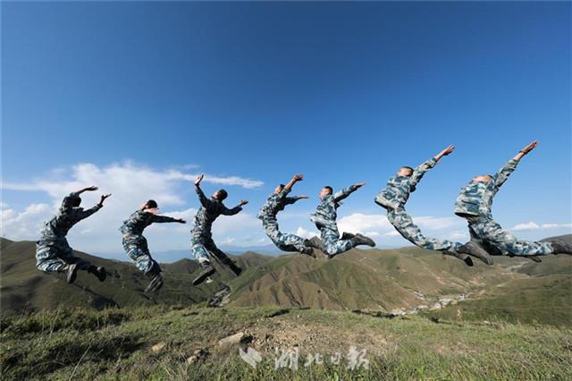 駐鄂空降兵部隊特戰旅走進秀美高原
