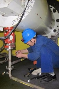 【中國夢·大國工匠】三峽電廠檢修中的“定海神針”
