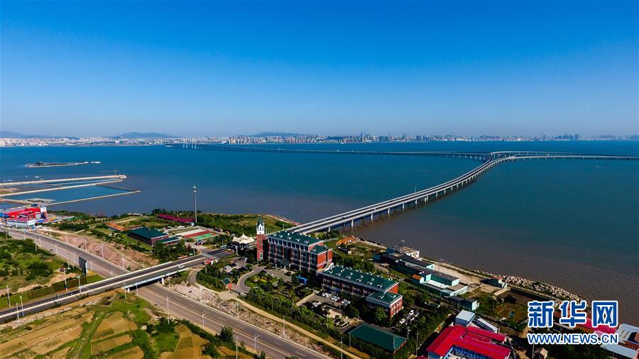 鳥瞰青島膠州灣大橋