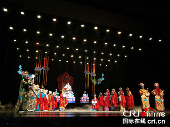 【CRI專稿 圖文】川劇《白蛇傳》在重慶大劇院上演【內容頁標題】重慶“95後”大學生自導自演川劇《白蛇傳》在重慶大劇院上演