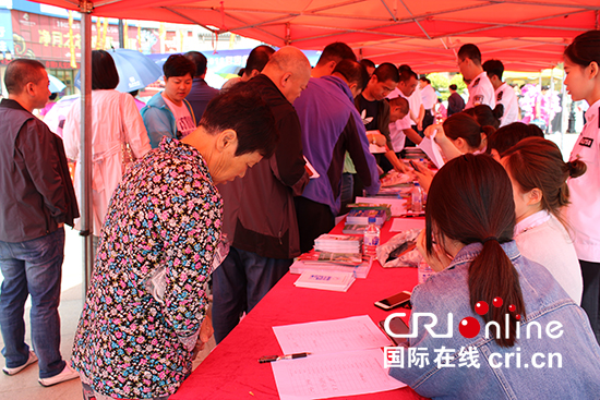 07【吉林】【供稿】【CRI看吉林（標題）】【城區騰飛（標題）】【關東黑土（長春）】【移動版（圖）】長春凈月高新區開展安全生産宣傳諮詢日活動
