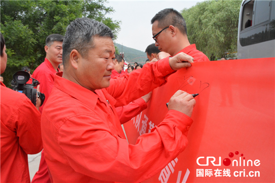 【三秦大地 延安＋移動列表＋今日看點】長慶油田第三採油廠開展通勤車著火應急演練活動