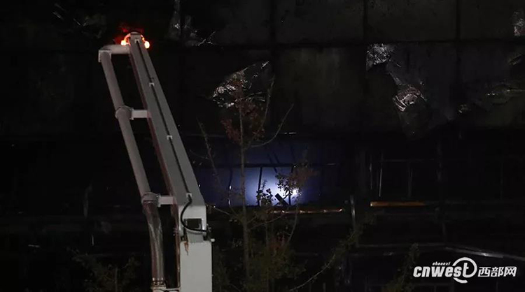 【今日看點 加摘要】（頁面標題）西安南大街建行火災係電焊作業引起 （內容頁標題）西安南大街建行火災係電焊作業引起 死者係銀行男性職工