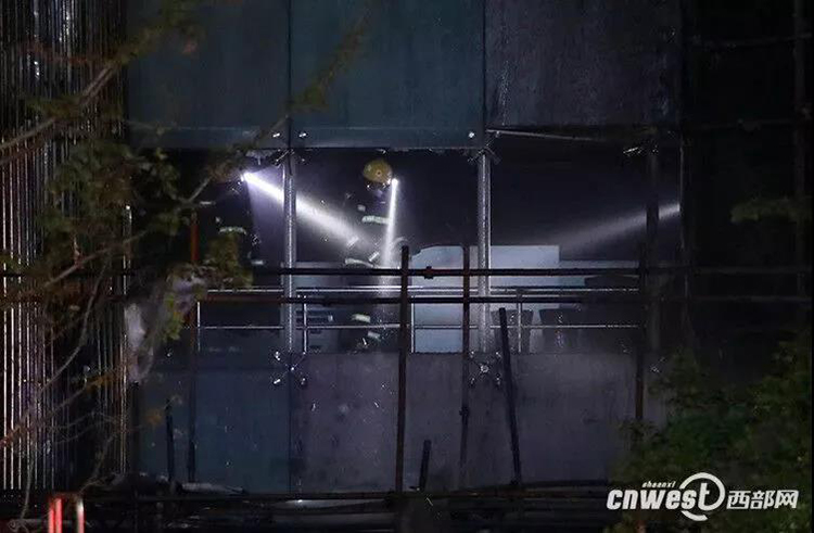 【今日看點 加摘要】（頁面標題）西安南大街建行火災係電焊作業引起 （內容頁標題）西安南大街建行火災係電焊作業引起 死者係銀行男性職工