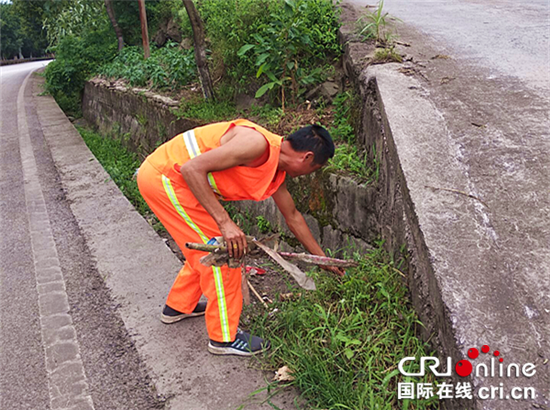 【CRI專稿 列表】重慶豐都縣：基層一線最美公路人冉華平32年的堅守