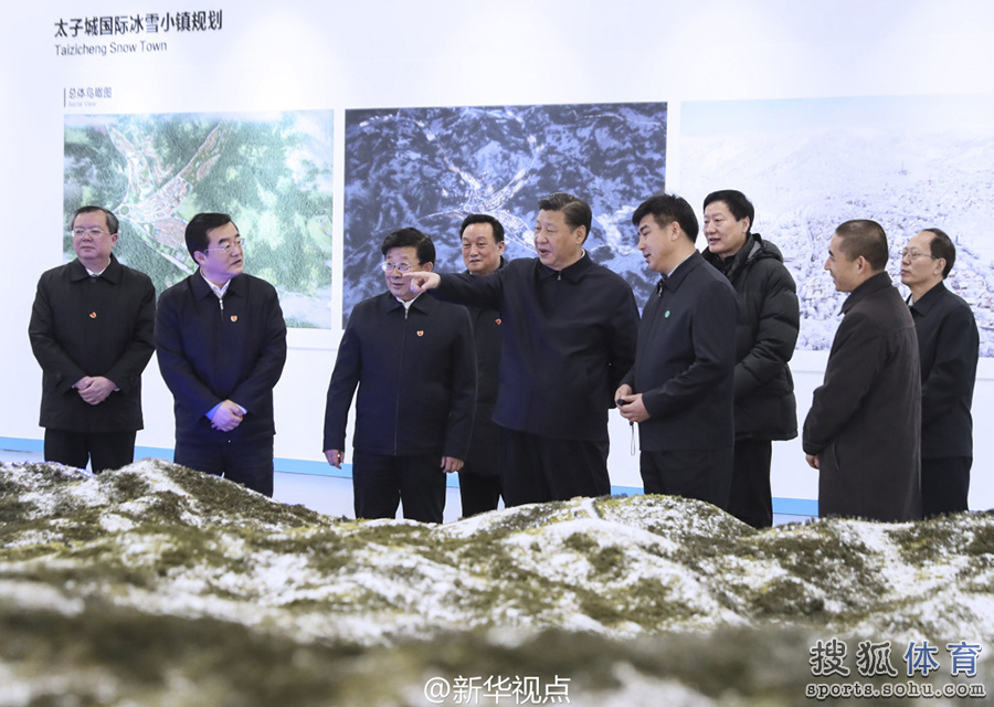 習近平考察冬奧會籌辦工作 看望國家滑雪隊(圖)