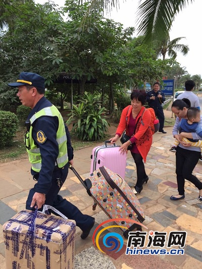 【瓊島動態】海口市交通執法支隊開展學雷鋒志願服務月活動