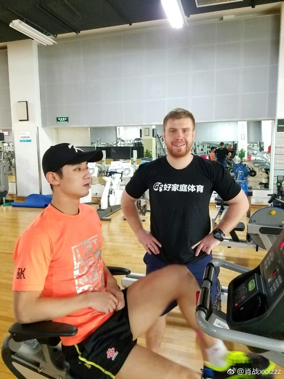 張繼科恢復體能訓練 迷妹幫找馬布裏體能師