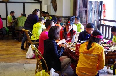【食在重慶圖文】憑重馬報名憑證 到鍋鍋筵燙火鍋可打折