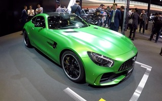 60秒説車：奔馳AMG GT-R