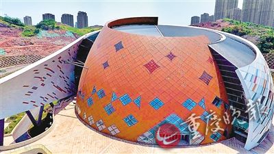【行遊巴渝標題摘要】重慶國際馬戲城主體工程完工 垂絲海棠襯托夢幻感
