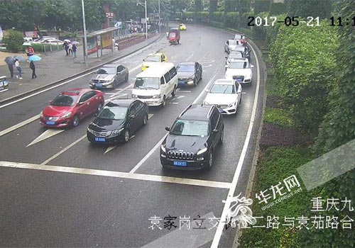 【社會民生】重慶交巡警自主研發多車道匯入控制系統緩解擁堵