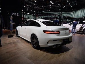 奔馳新E級Coupe共3款車型 或預售57萬起