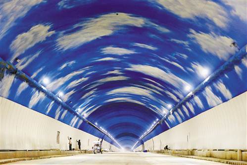 【社會民生】華岩隧道工程月底完工計劃今年四季度通車