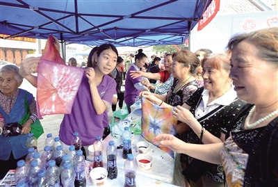 【民生】“巾幗愛心趕場天”啟動　閒置衣物玩具可互換