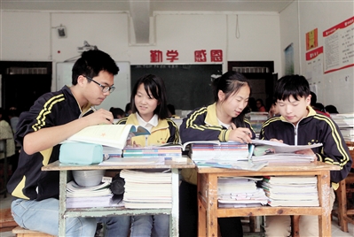 【社會民生】最好的父親節禮物 好心人12萬元買下他女兒畫作