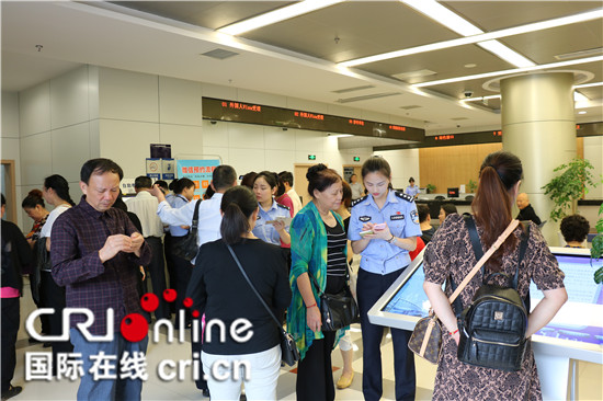 已過審【社會民生】暑期辦證高峰來臨 渝北出入境提醒市民錯峰辦證