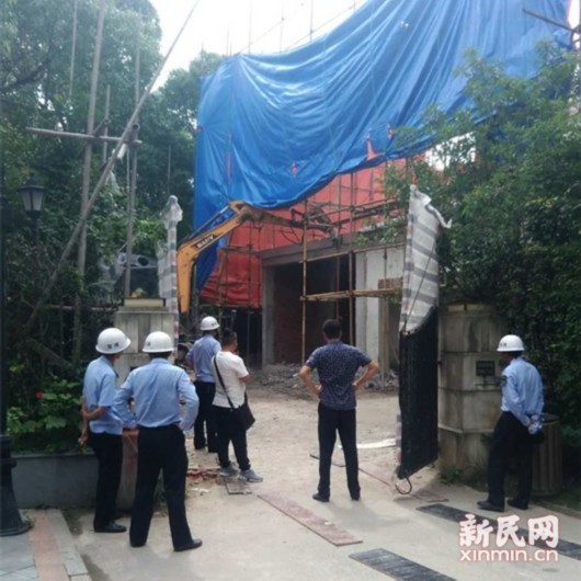 【區縣新聞】青浦一別墅區違建成風 城管下半年逐戶整治